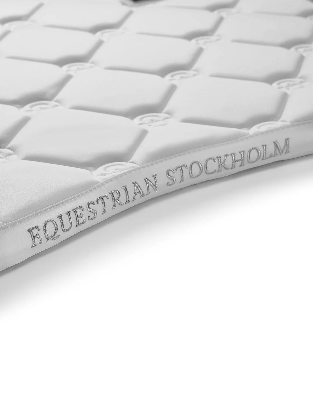 Equestrian Stockholm kouluhuopa White Perfection Silver